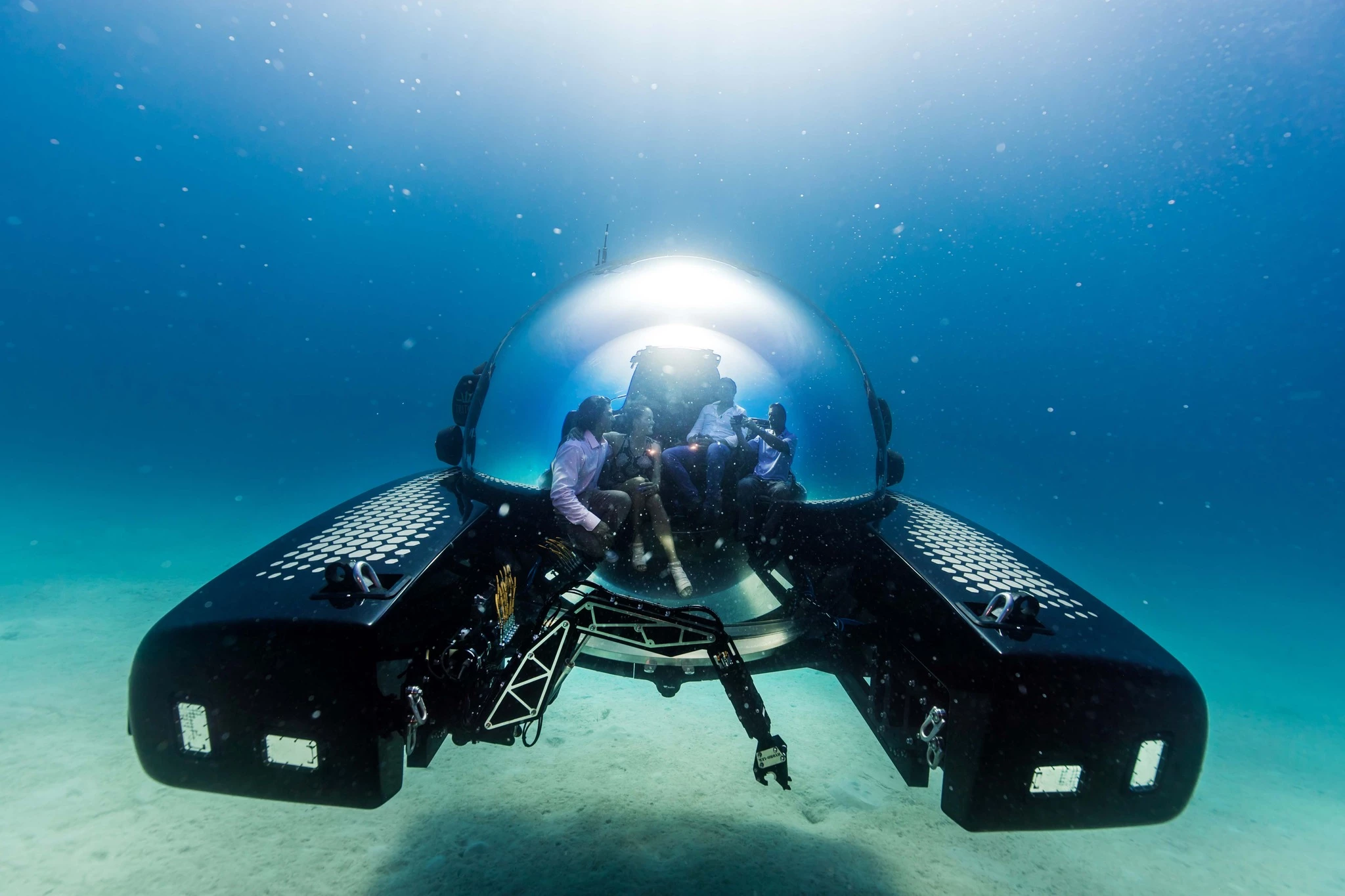 The spacious 1650/7, complete with a robotic arm attachment