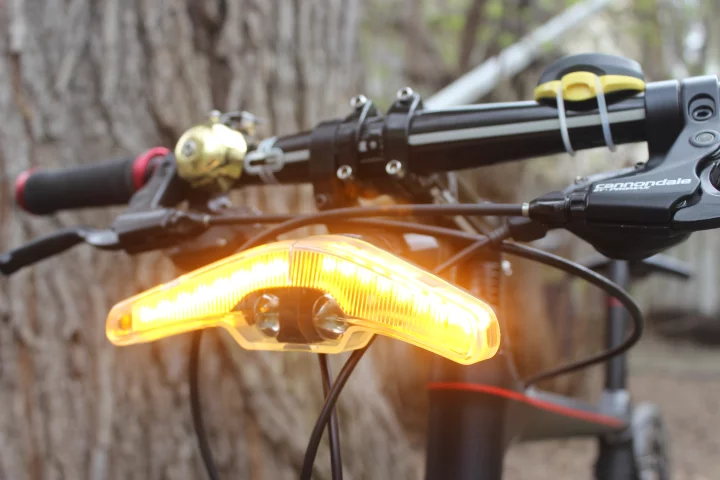The Blinkers headlight, in Emergency mode