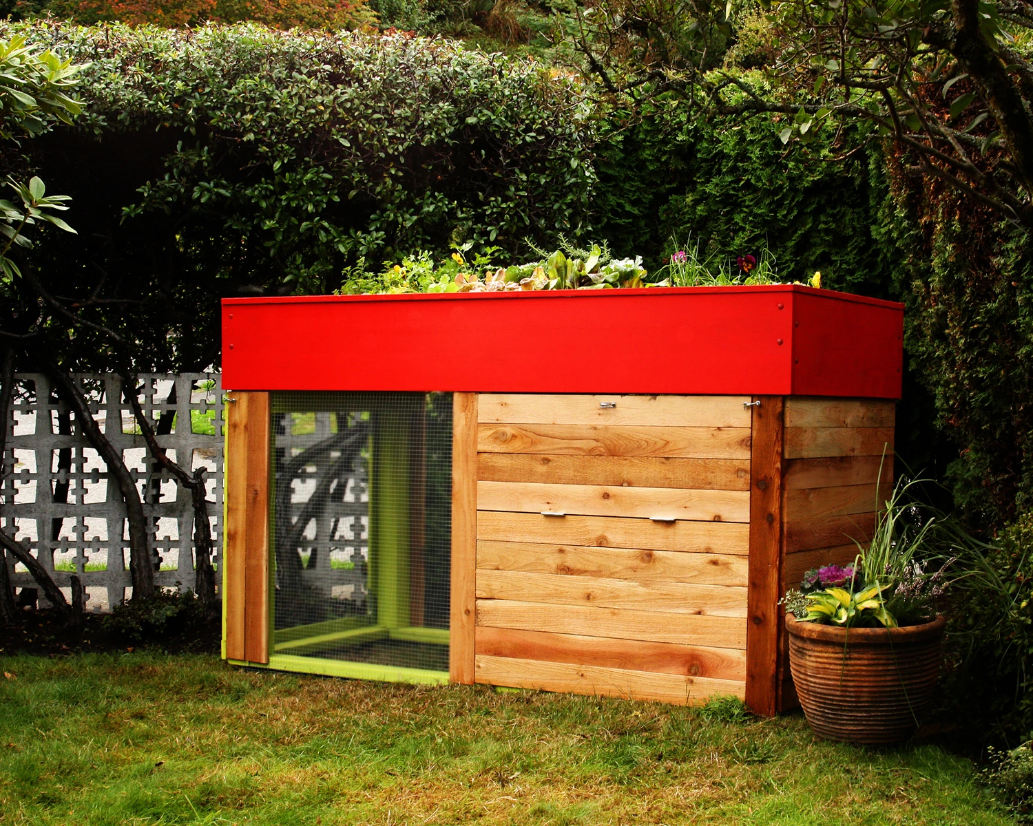 The Kippenhouse chicken coop roof is deep enough to grow vegetables (Credit: Traci Fontyn)