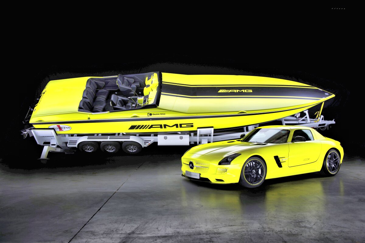 AMGCR Electric Top Gun together with the Mercedes-Benz SLS AMG Coupe Electric Drive in yellow AMG electricbeam magno finishes