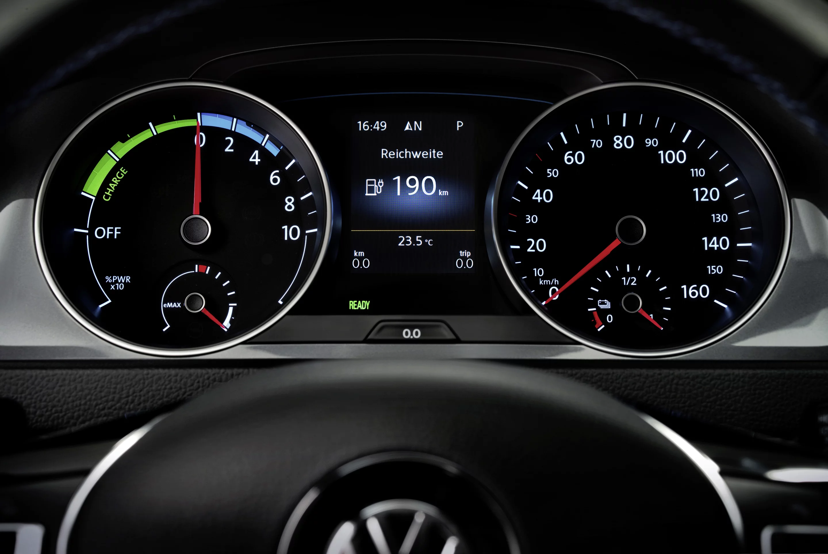e-Golf also provides three driving modes and four levels of regenerative braking so drivers can adjust performance and efficiencies as desired