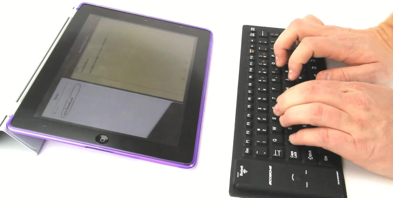 The freeKEY roll-up, splash-proof, wireless keyboard