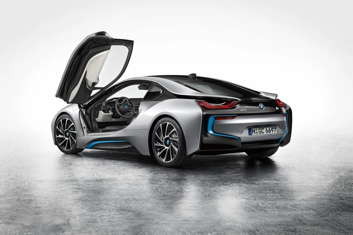The BMW i8 - a high-performance, high-efficiency stepping stone between the oil age and the electric era