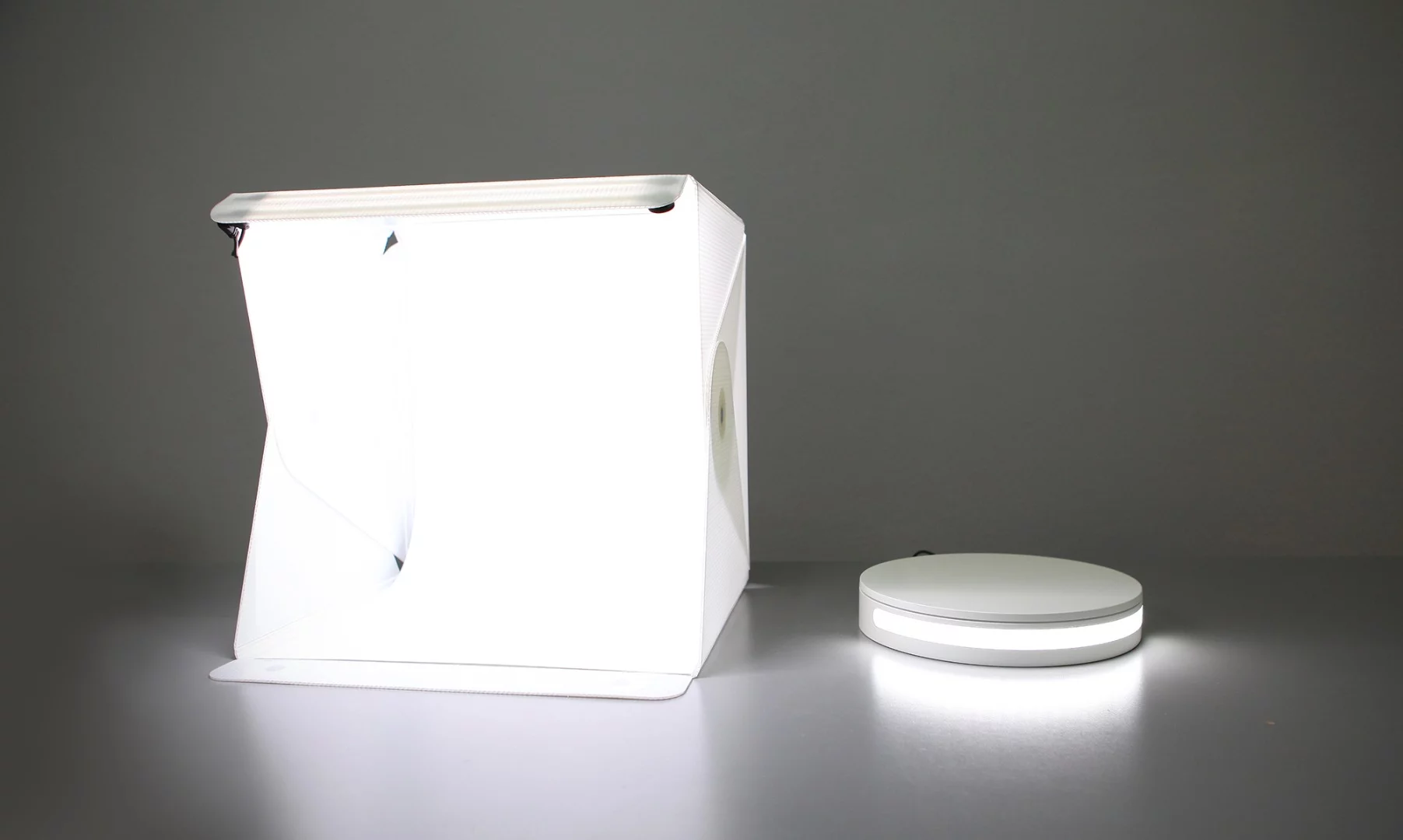 The Foldio360 smart photography turntable is best used with a light box like the Foldio lightbox studio