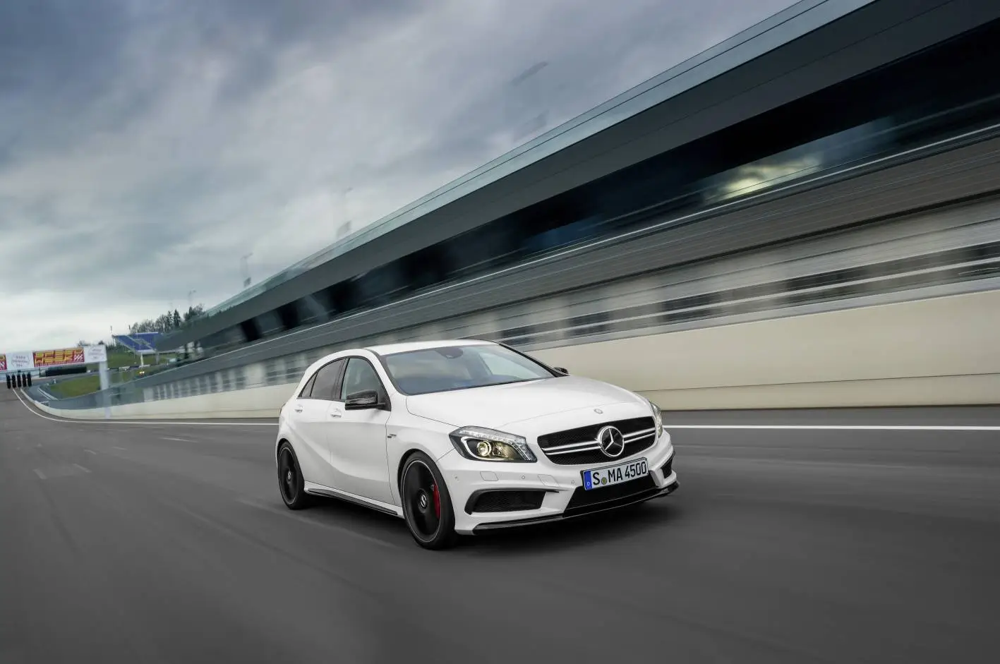 The A 45 AMG's engine turbocharged engine boasts a maximum output of 265 kW (360 hp)