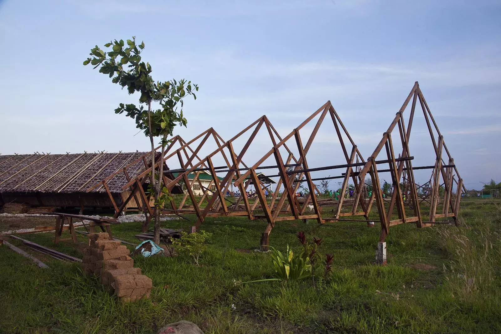 The decision to design with local traditional construction methods in mind was made in order to make future maintenance of the buildings easy (Photo: Line Ramstad/Allyse Pulliam)