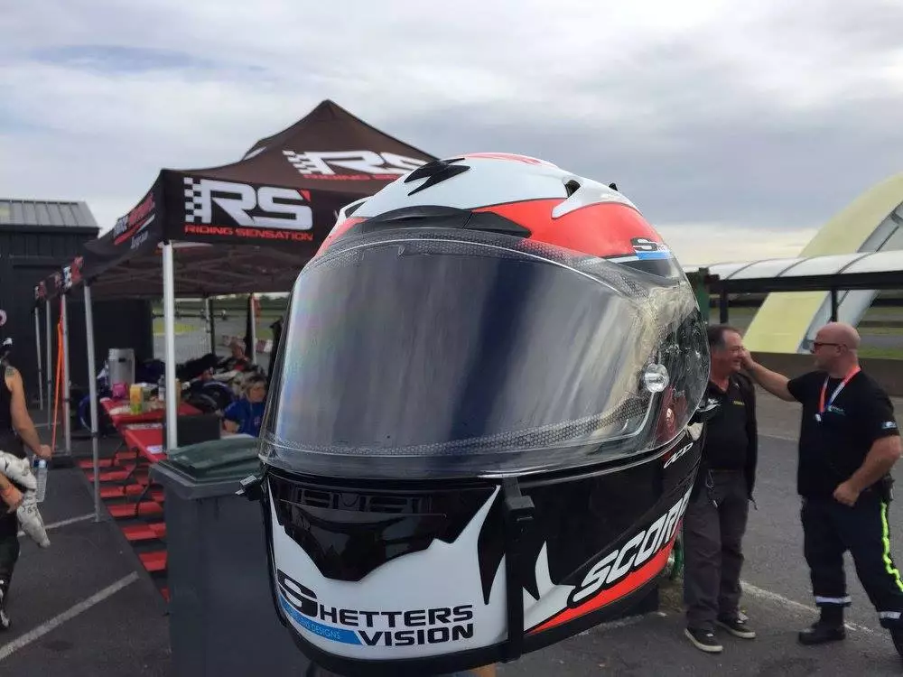 Initially to be made available for selected Arai and Shoei lids if the Kickstarter is successful