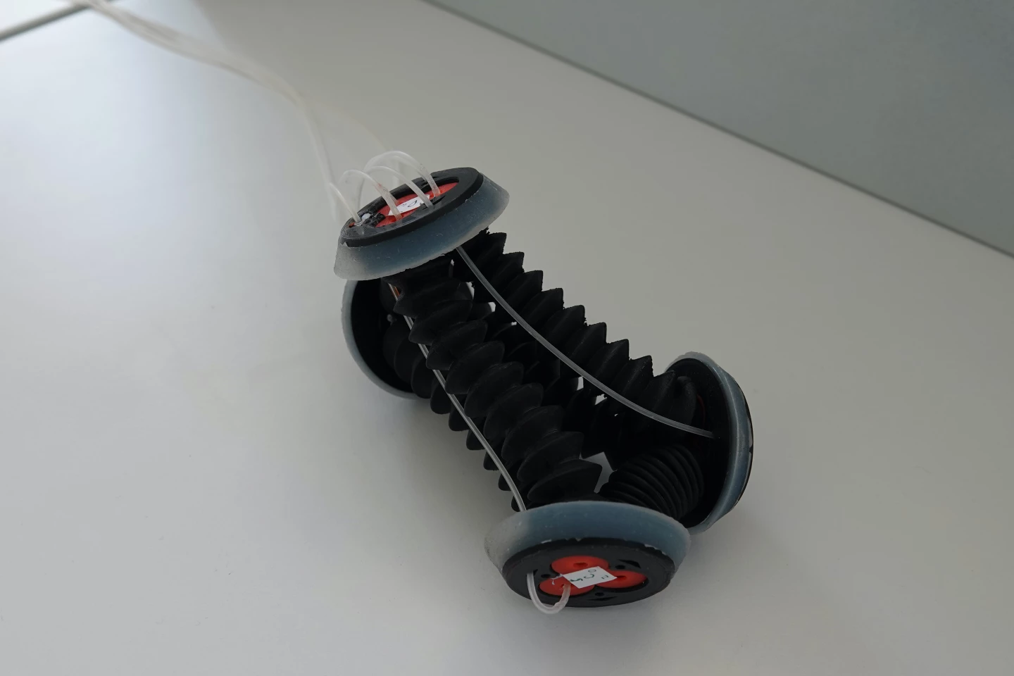 The Tetraflex moves screen-rightin crawling mode