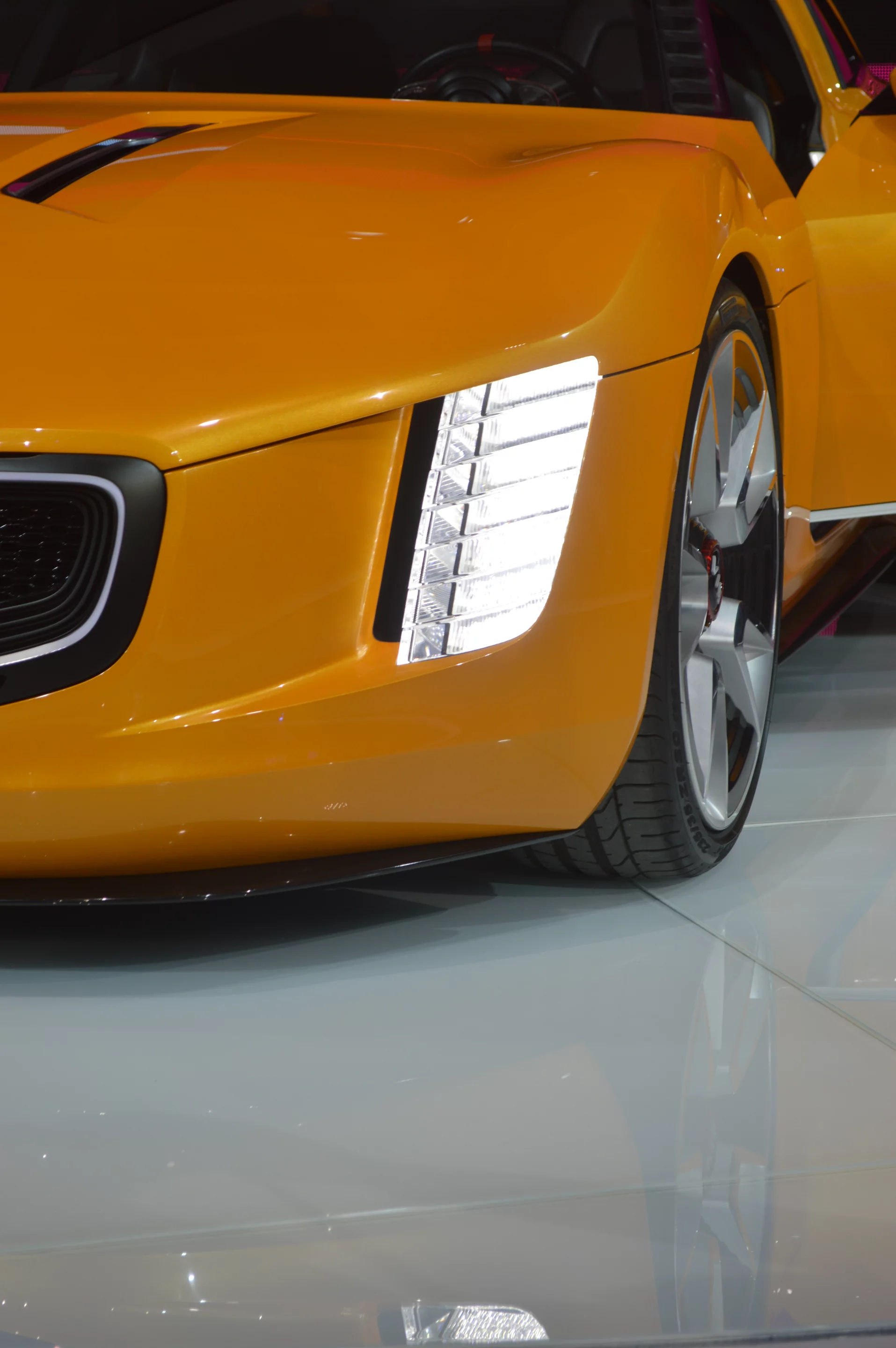 The GT4 Stinger vertical headlamps