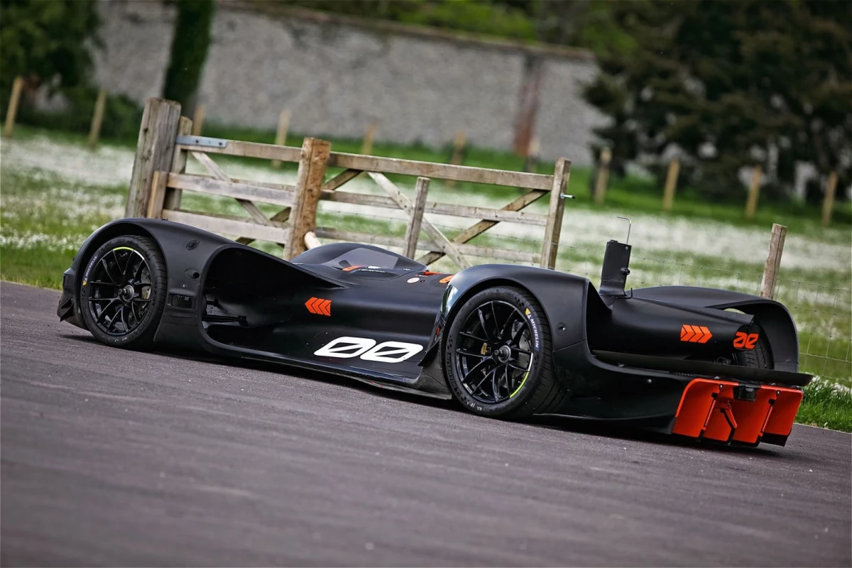 The Roborace Robocar has become the first autonomous race car to complete the hill climb at the Goodwood Festival of Speed