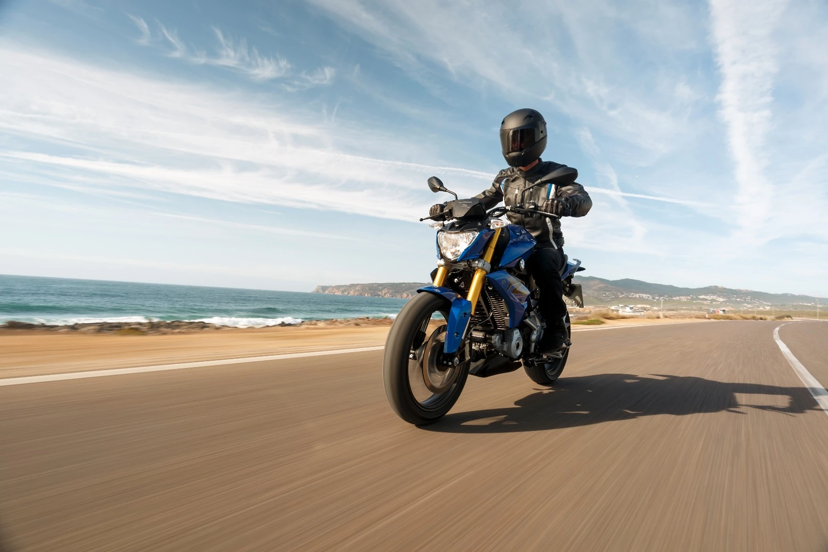 On the road with the new BMW G 310 R