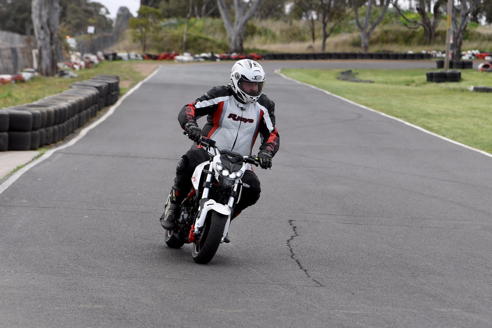 Benelli TnT125: large man, small bike