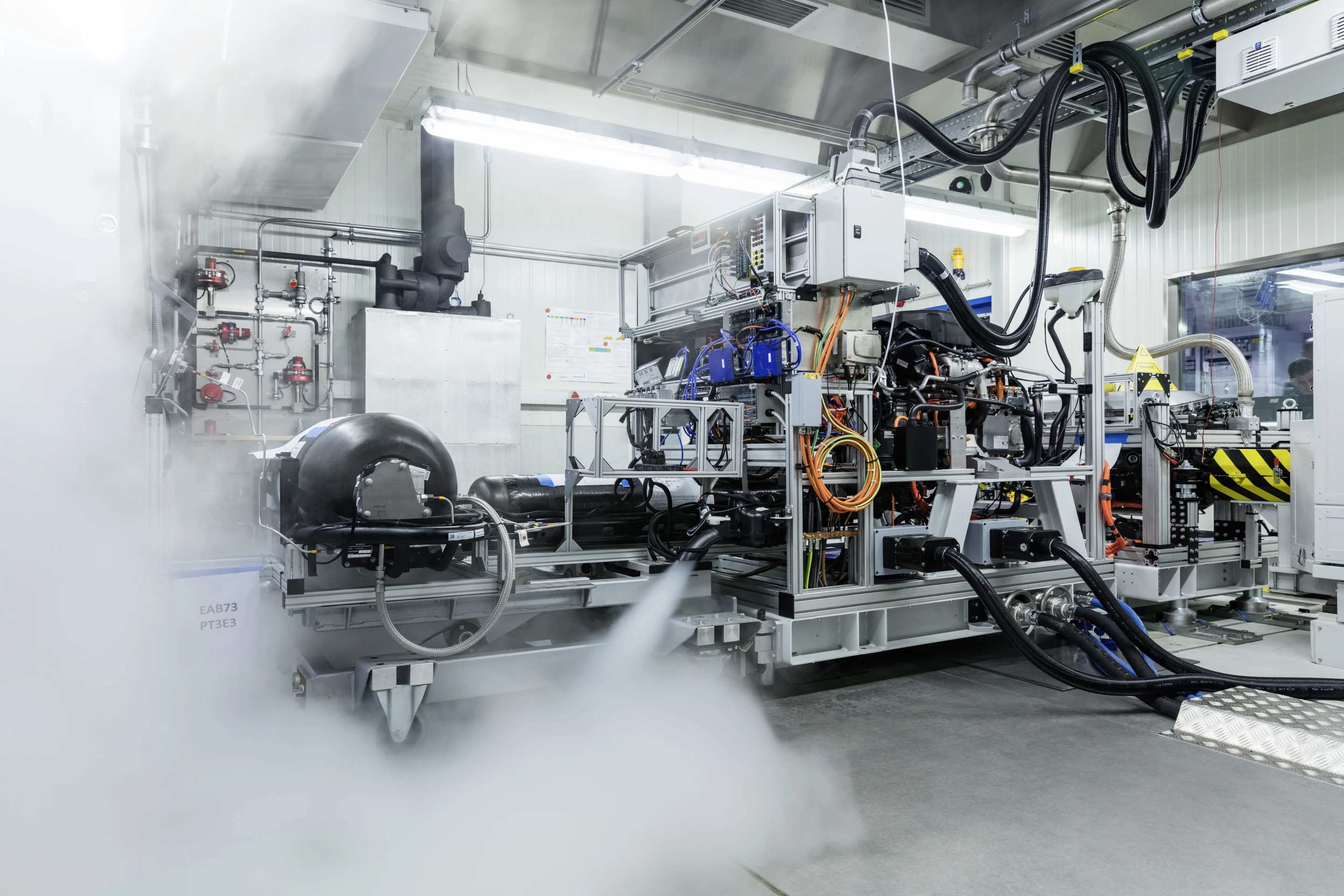Mercedes puts the fuel cell powertrain in the F-Cell to the test