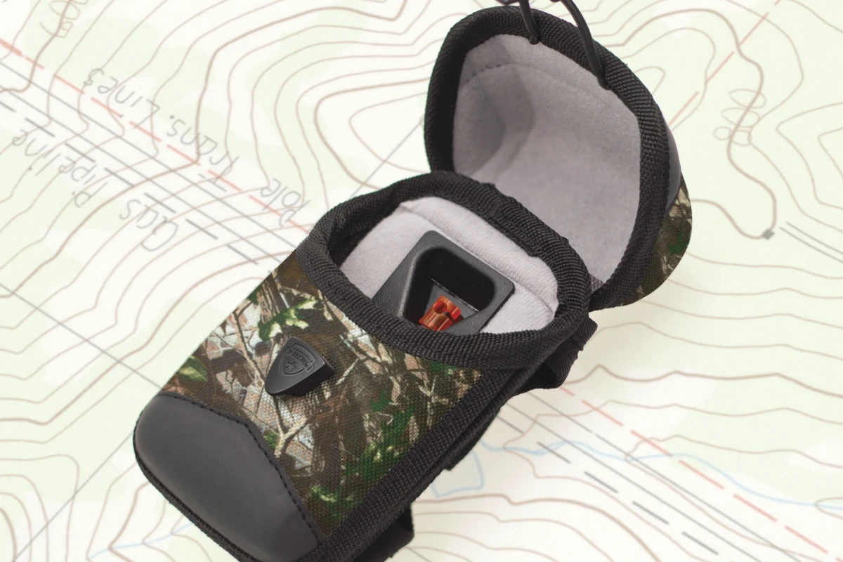 The T-Reign's retractable cable ensures your smartphone or GPS doesn't meet a swift, painful end