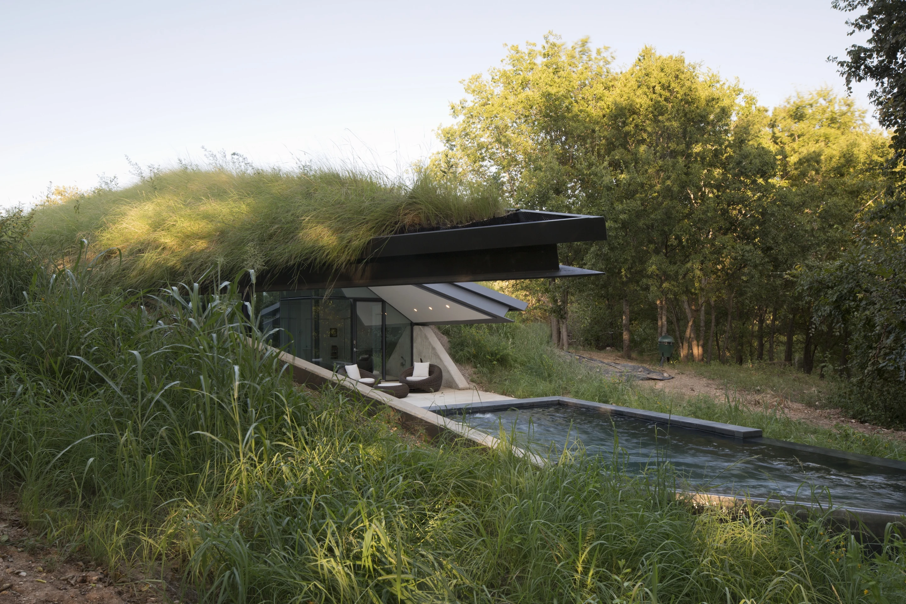 Edgeland Residence required an excavation of 7 feet (2.1 meters) depth