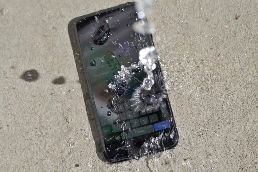 Testing the iPhone 7's IP67 water resistance