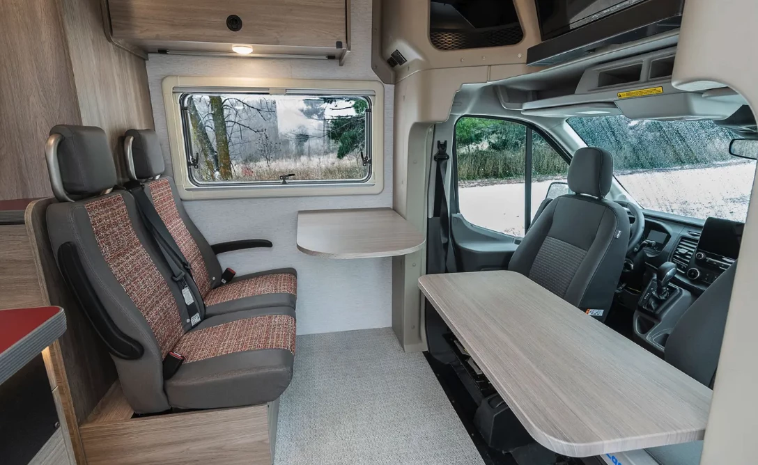 The two retractable tables provide plenty of space for four diners