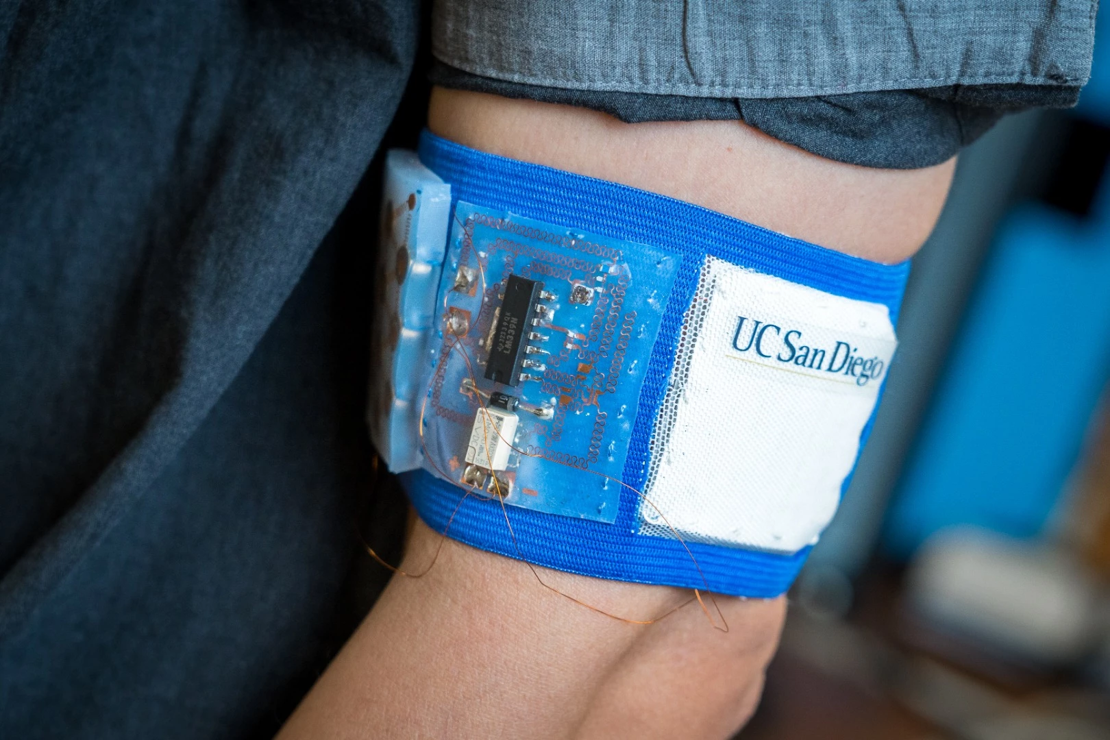 The UC San Diego engineers reckon that a scaled up version of the technology could help slash heating and cooling bills in large spaces like offices