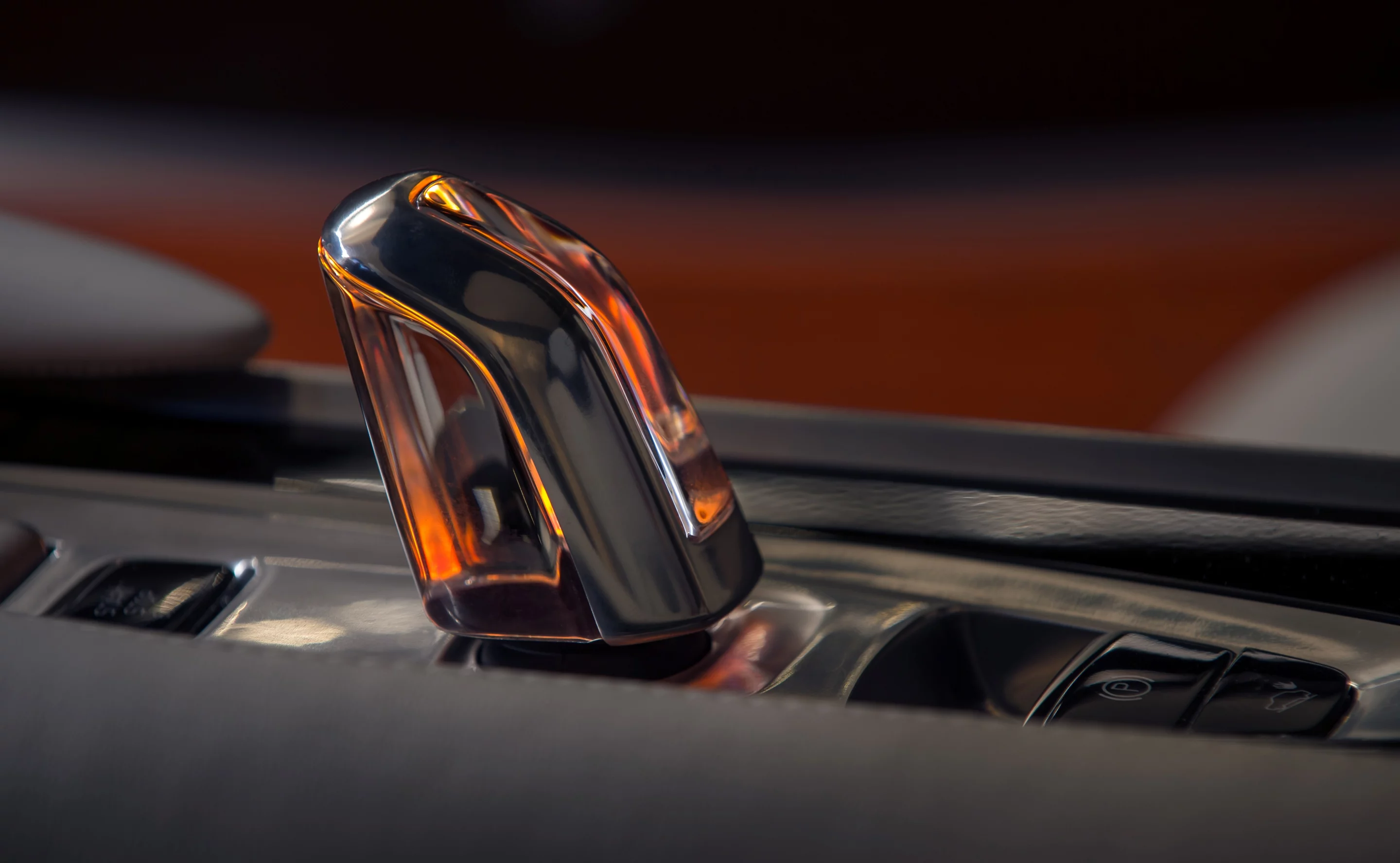 The crystal gear leaver from Orrefors/Kosta Boda also has an orange glow