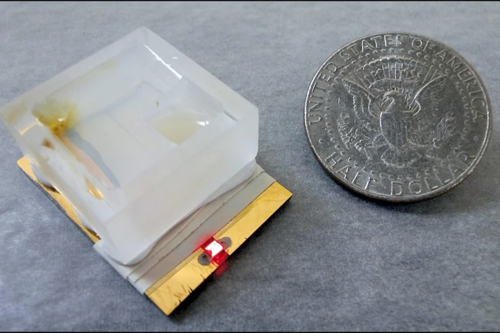 Using commonly-available materials, scientists have created a biosensor that detects acute pancreatitis via blood samples (Photo: University of Texas)