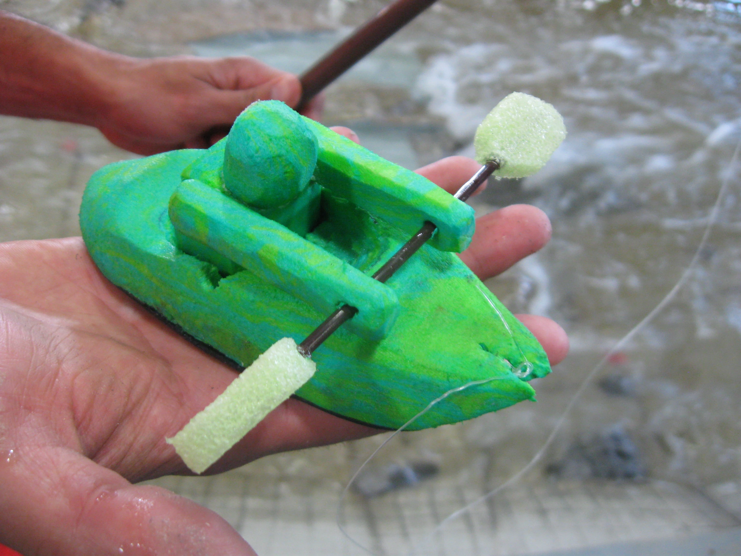 The foam kayak and kayaker, made to test adjustments to the ledge (Photo: Gizmag)
