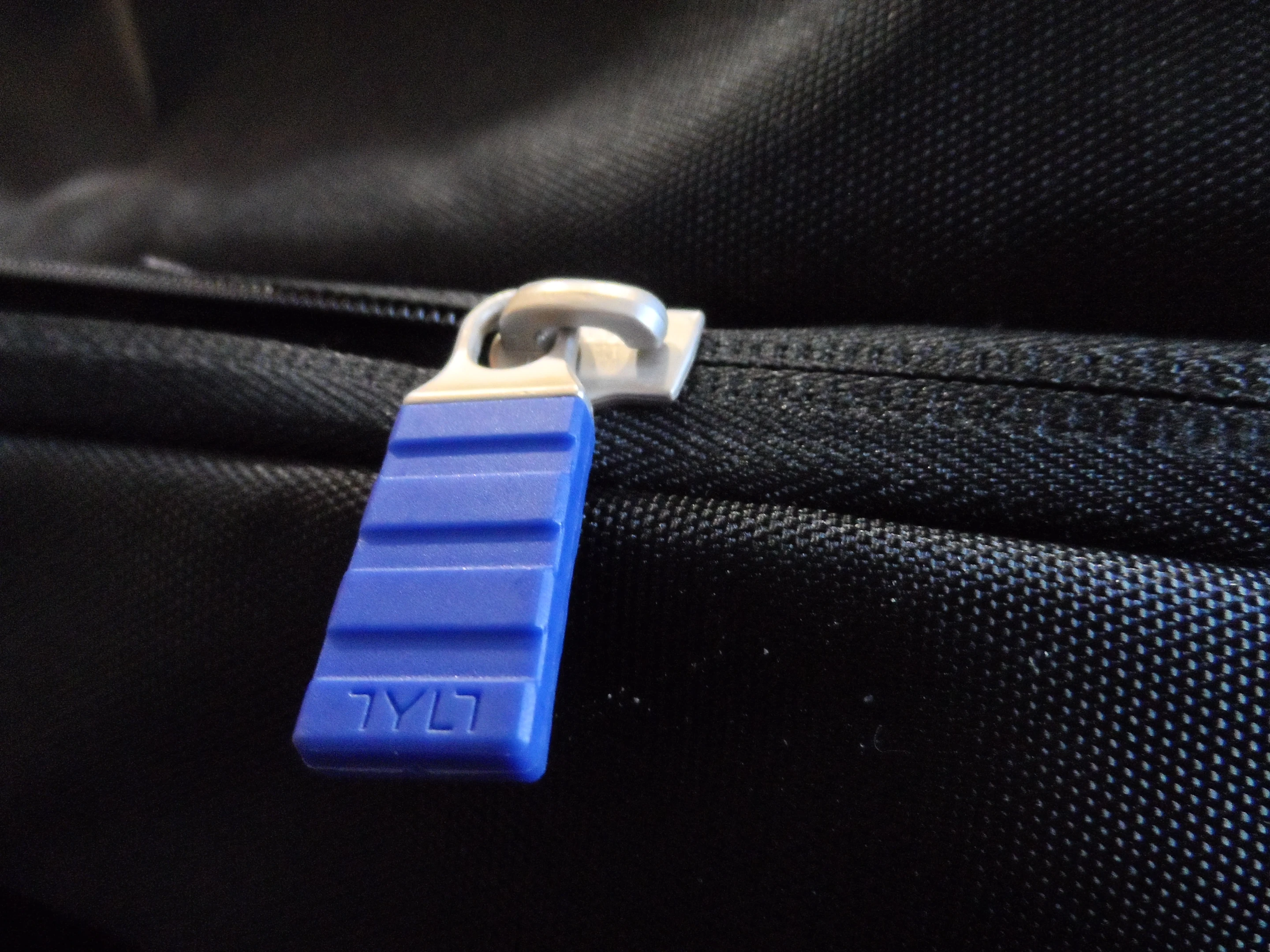 A close view of the zipper