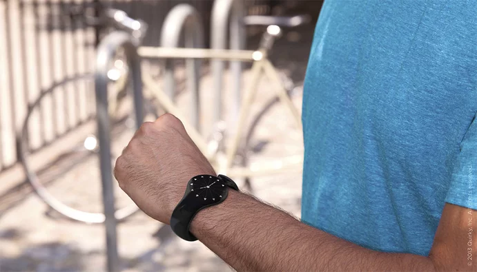 Aside from a basic watch function that displays the time, the Navigo has three navigational modes, which the wearer can cycle through using a button on the side