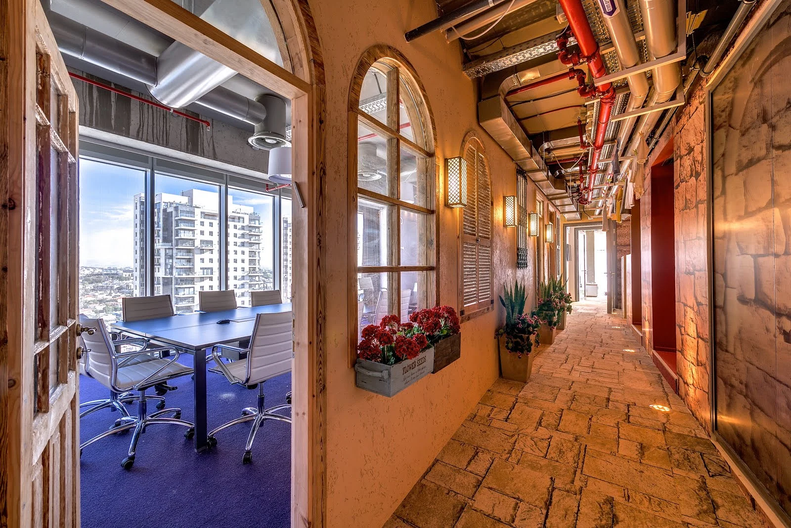 Google's new Tel Aviv offices features an array of creative and uniquely themed office landscapes (Photo: Itay Sikolski)