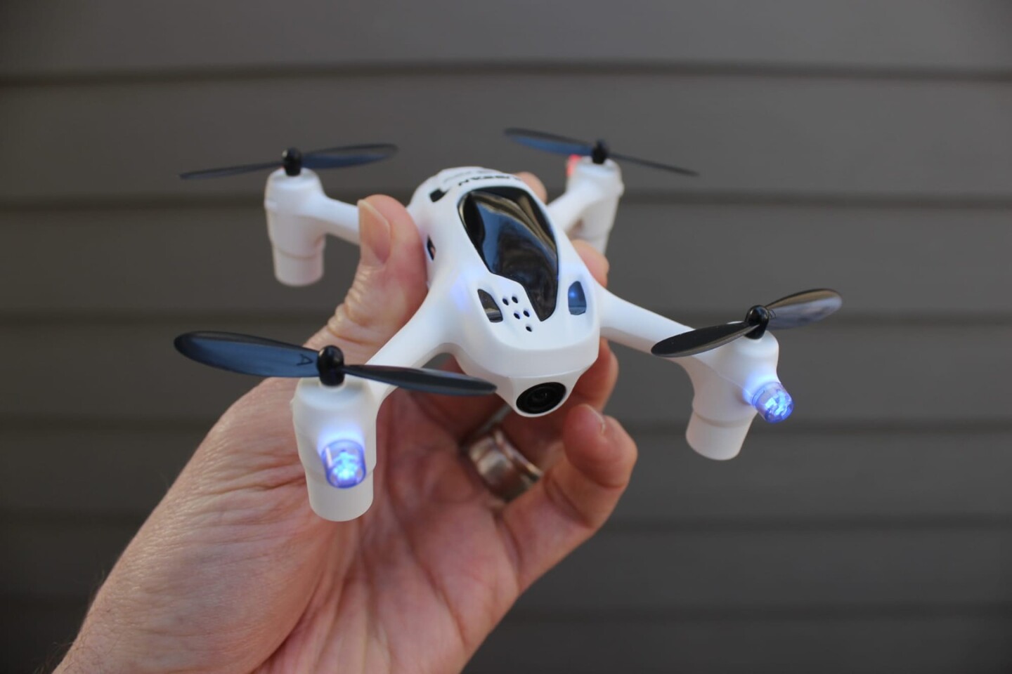 The Hubsan FPV X4 Plus shoot 720/30fps HD video