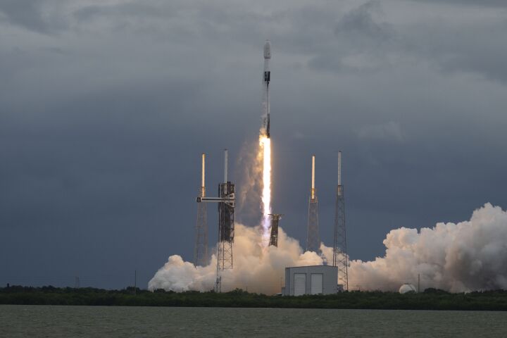Hera lifting off