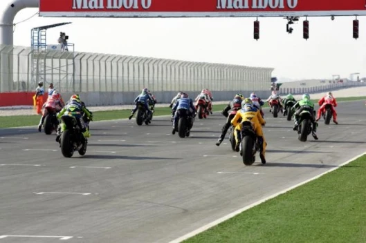 Rossi starts from the back of the grid in Qatar, 2004. He crashed, as did his relationship with Gibernau. Gibernau has not beaten him since.