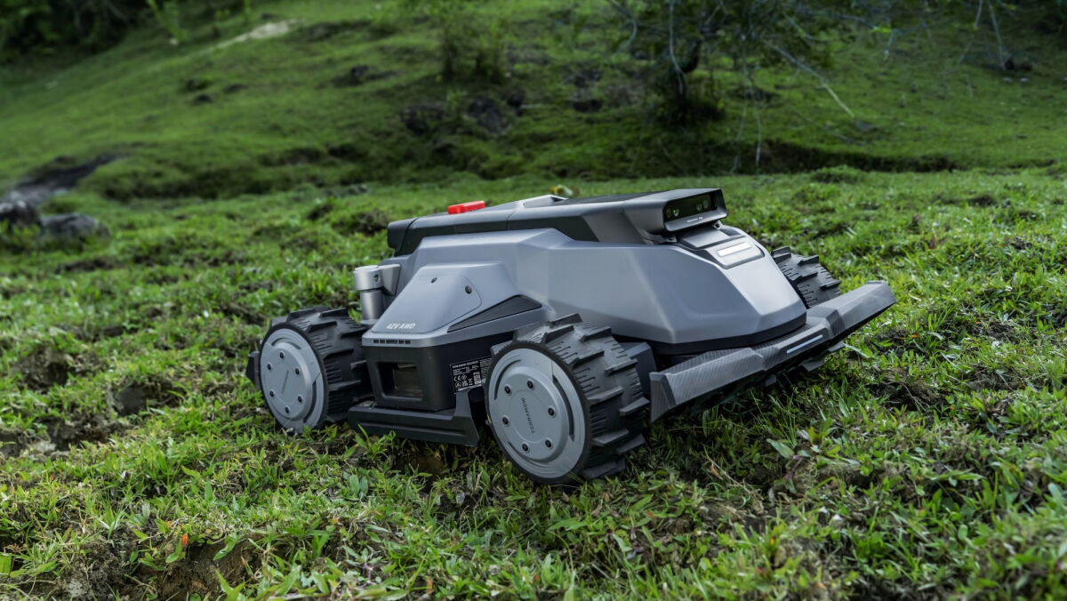 Bi-directional AWD robomower gets to grips with gnarly monster lawns