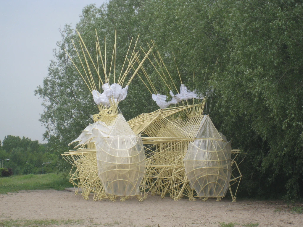 A close up of the Siamesis beach animal (Photo: Theo Jansen)