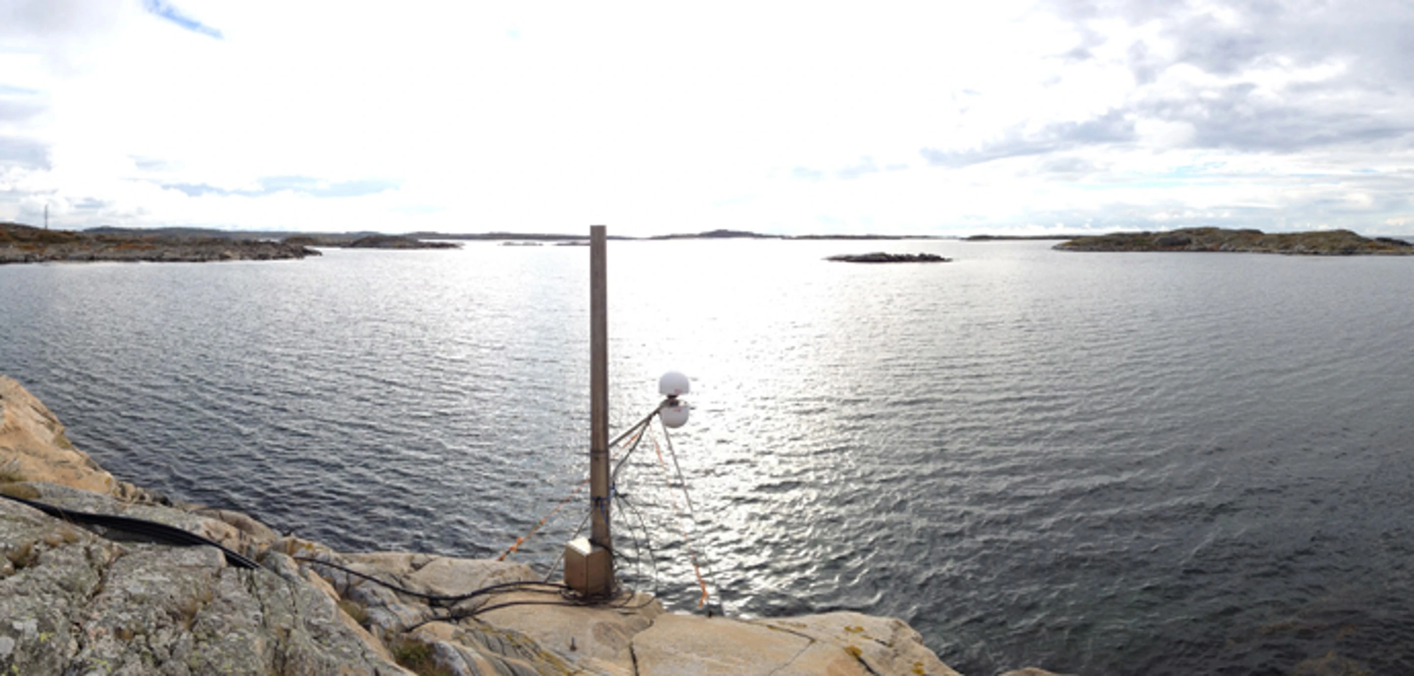 The new tide gauge measures sea level 20 times a second