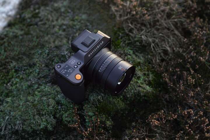 As the name suggests, the X2D 100C mirrorless camera is built around a 100-MP medium-format image sensor