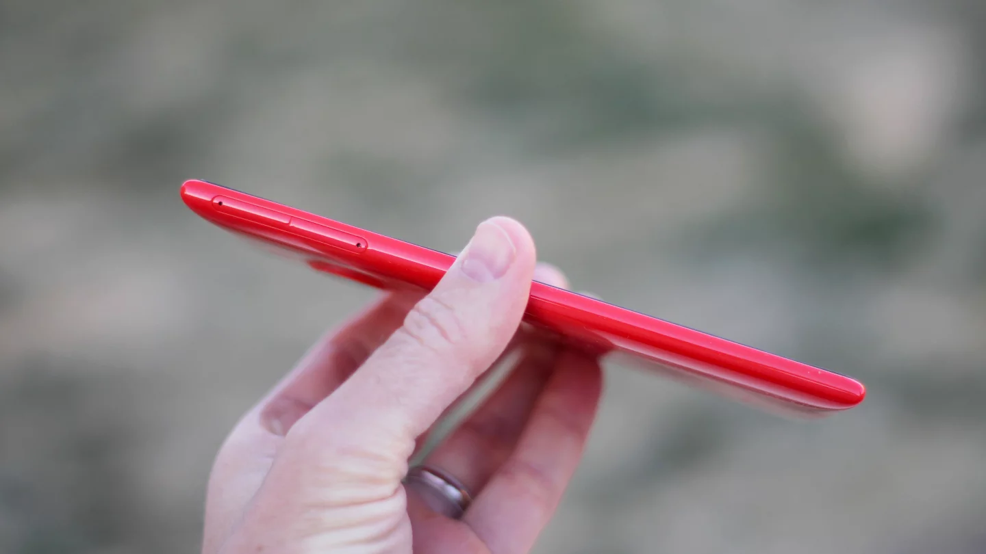 The 1520 is pretty thin, at just 8.7 mm thick