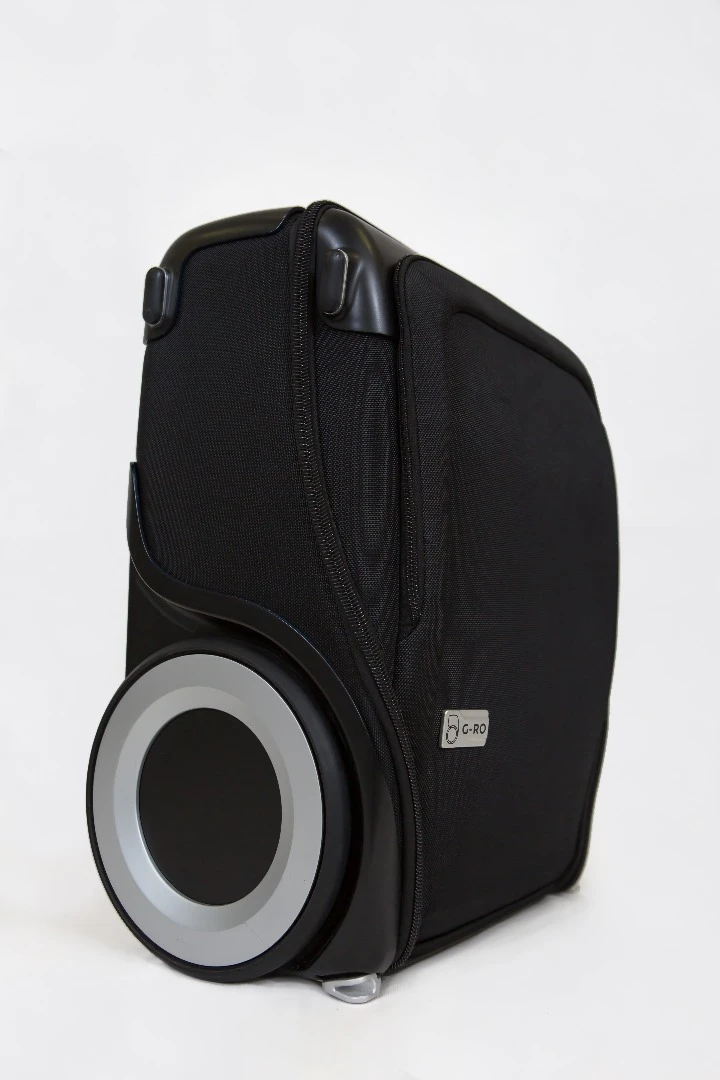 The large wheels of the G-RO make it easier to pull on different terrains