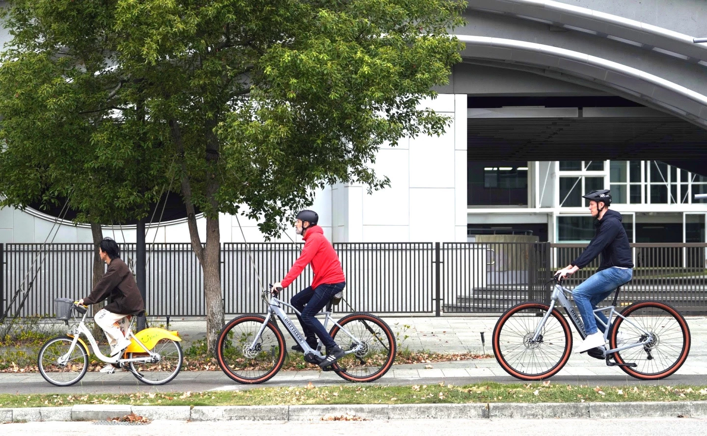 The 32er (center) and 36er (right) eDirtySixer ebikes are designed for tall and super-tall riders