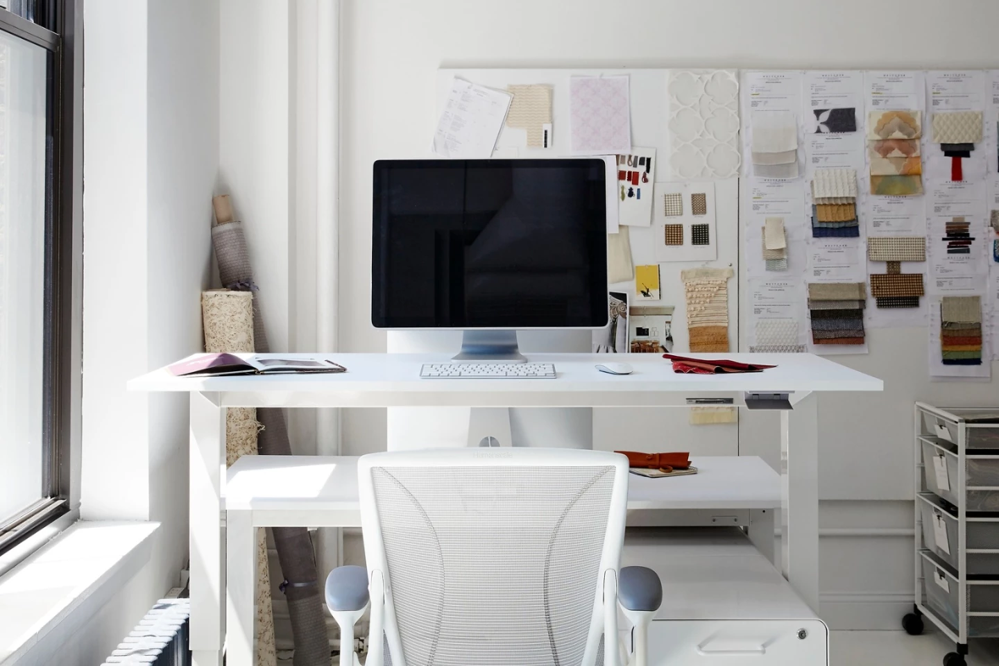 Humanscale's Float table is a sit/stand desk