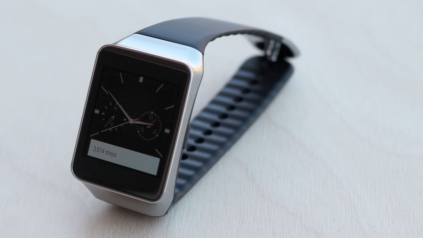 One of the darker analog watch faces on the Gear Live