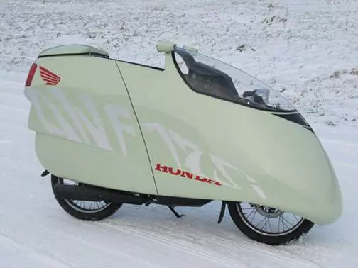 The finished scooter including newly added markings