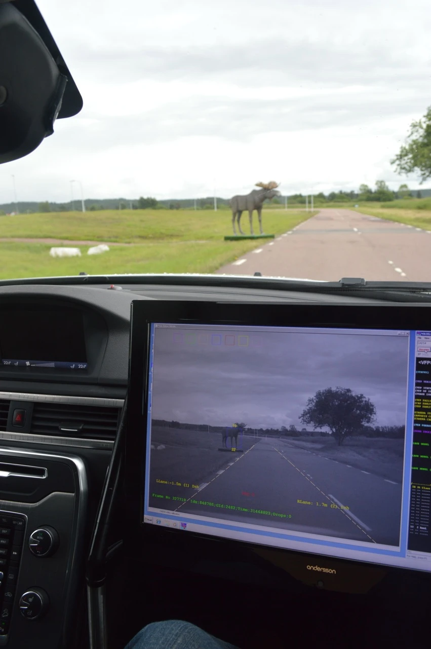 The animal detection system picks up the moose at an impressive range (Photo: Gizmag)