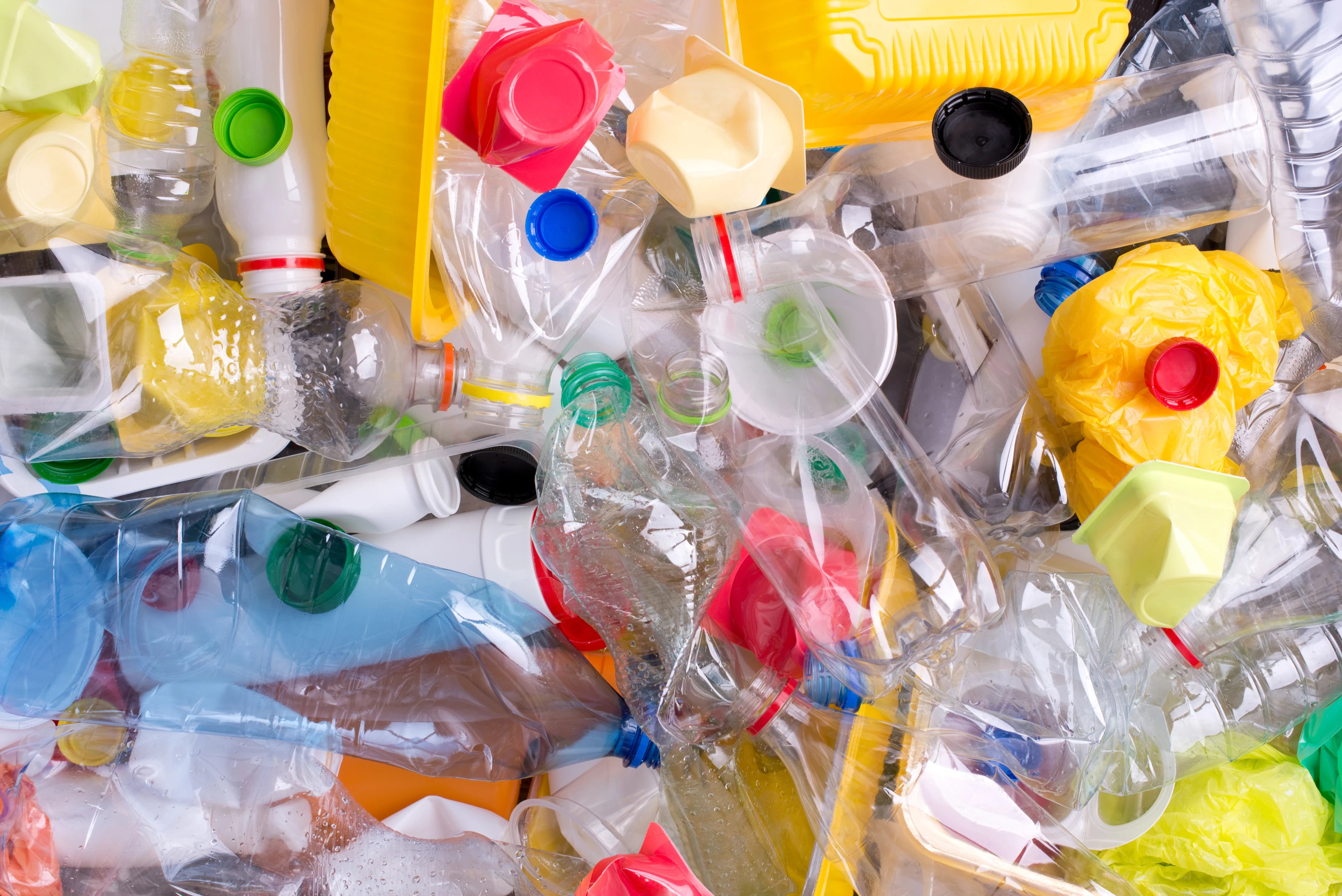 By measuring a plastic item's fluorescence half-life, it's possible to tell what kind of plastic it's made from (Photo: Shutterstock)