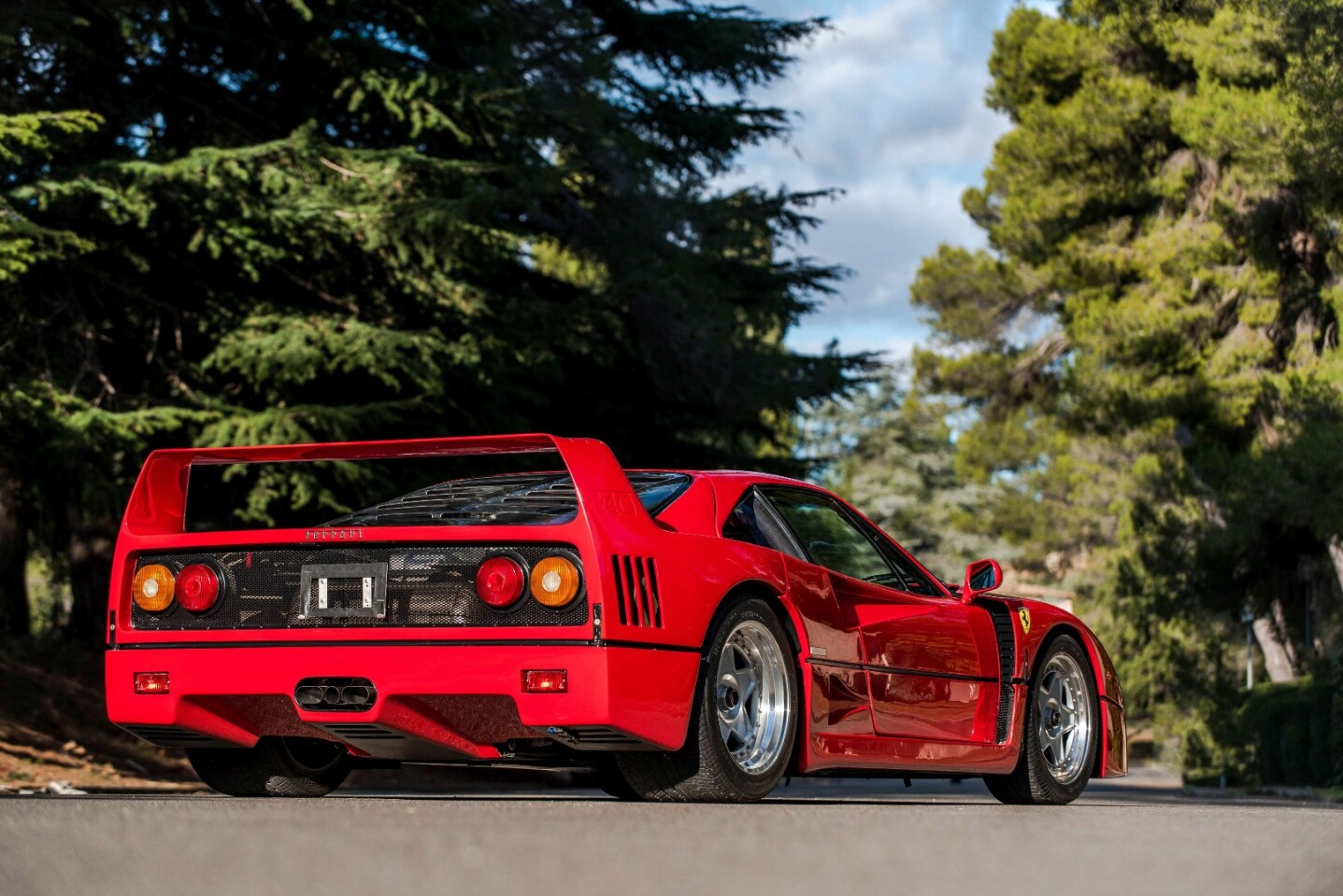 $1,168,401 (€953,600) | 1990 Ferrari F40 | Artcurial | Lot 86 | Auction Description Estimate: €750,000 to €1,000,000