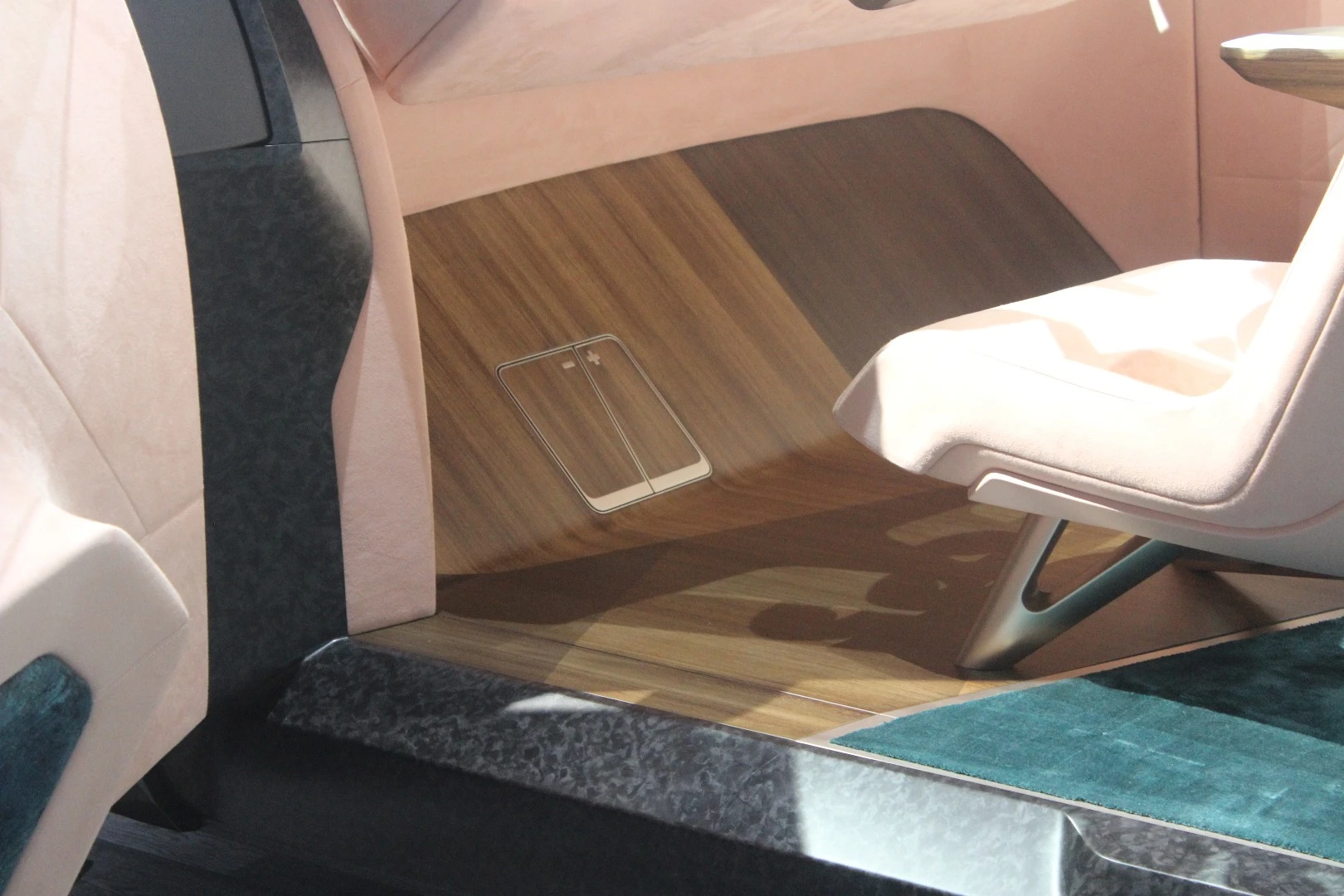 BMW Vision iNext at the 2018 LA Auto Show