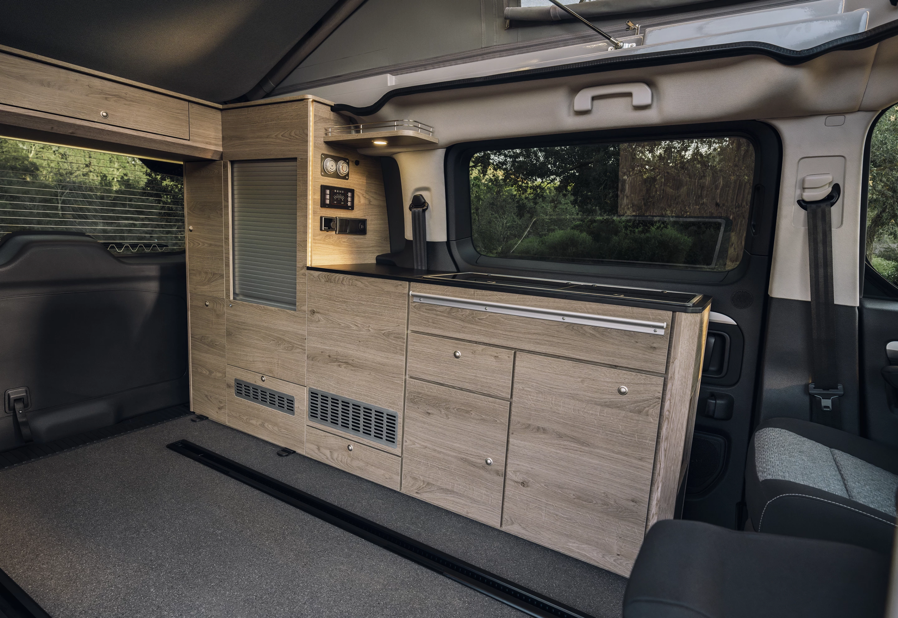 Even more space for luggage and cargo with the rear bench removed