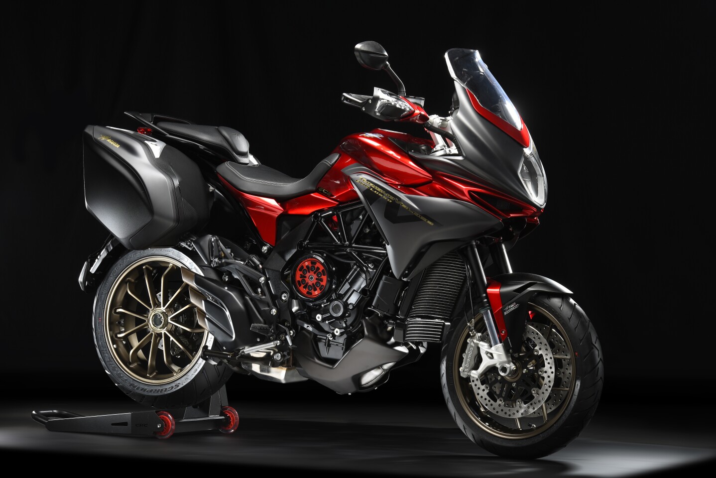 MV Agusta Turismo Veloce Lusso SCS: that clear clutch cover is something you'd normally only see on a custom - or perhaps an old-school dry clutch Ducati with an open clutch cover on.