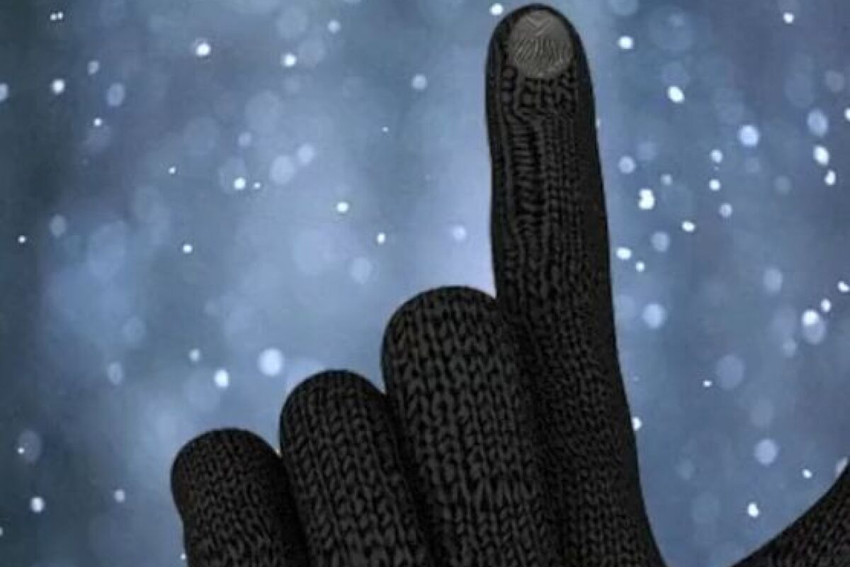 TapCaps make any gloves touchscreenfriendly