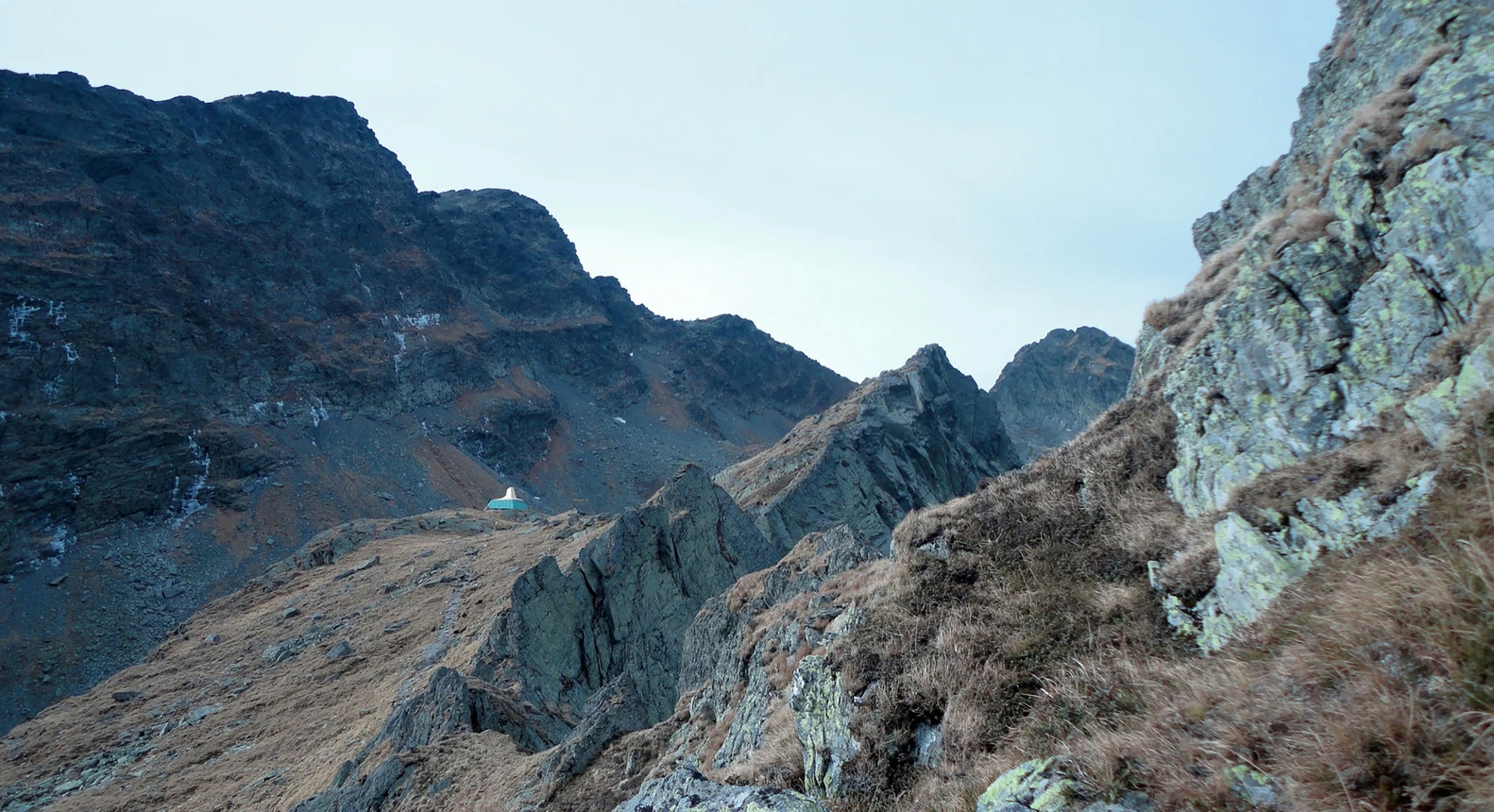 Obviously, building anything in such a remote location was a challenge, and Archaeus was required to transport the prefabricated building via helicopter in three main sections