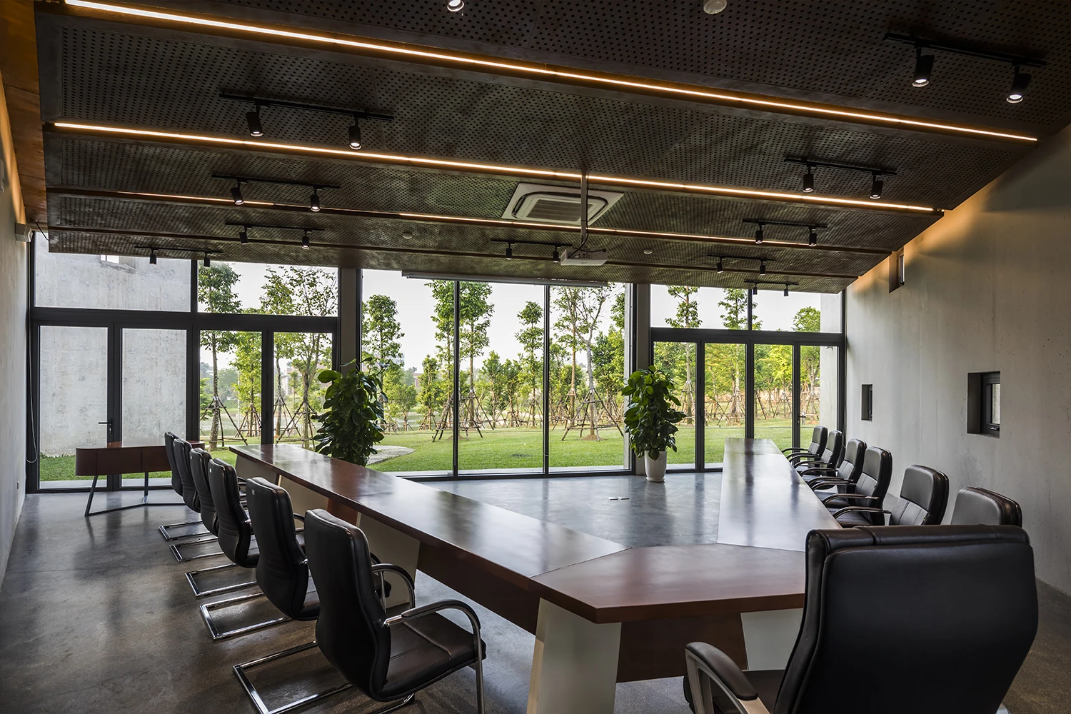 The Viettel Offsite Studio's interior measures 1,427 sq m (roughly 4,680 sq ft)